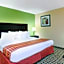 Days Inn & Suites by Wyndham Madison Heights MI