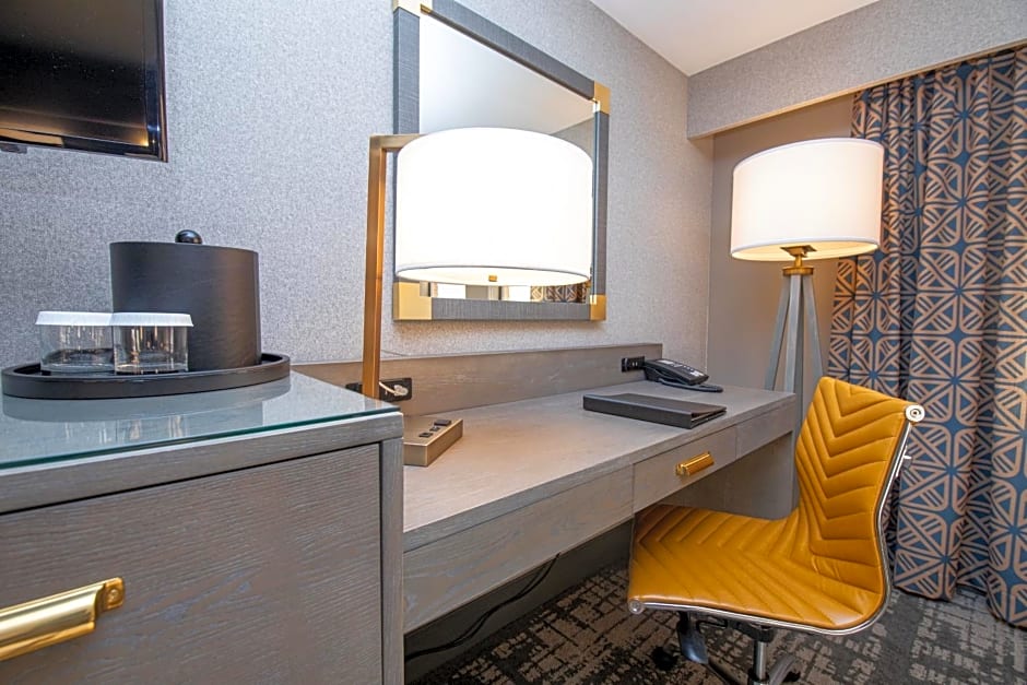Crowne Plaza Providence-Warwick (Airport) by IHG