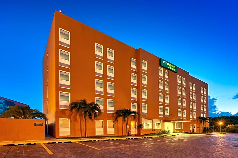 City Express Junior by Marriott Cancun