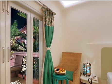 Deluxe Air Conditioning Room with Balcony