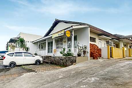 OYO Life 90896 Griya Atu Syariah