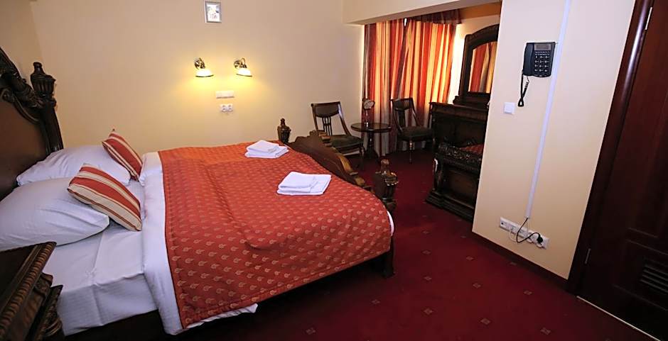 Photo 1 of 4 of Triple Room with Private Bathroom