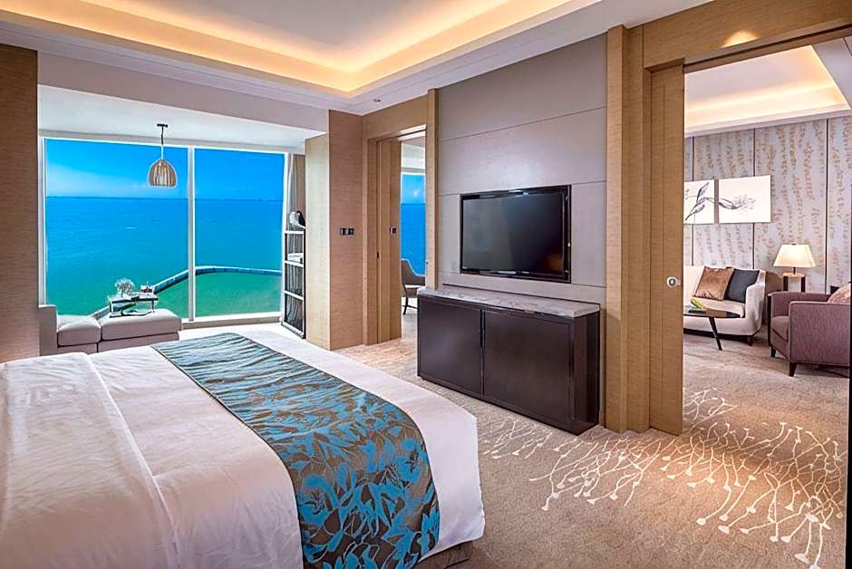 Photo 1 of 8 of Executive Suite, Sea View