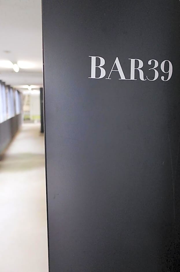 Bar 39