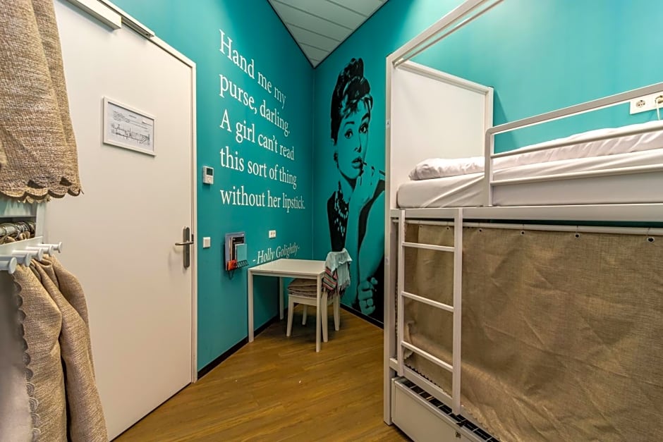 Hostelle - women only hostel Amsterdam