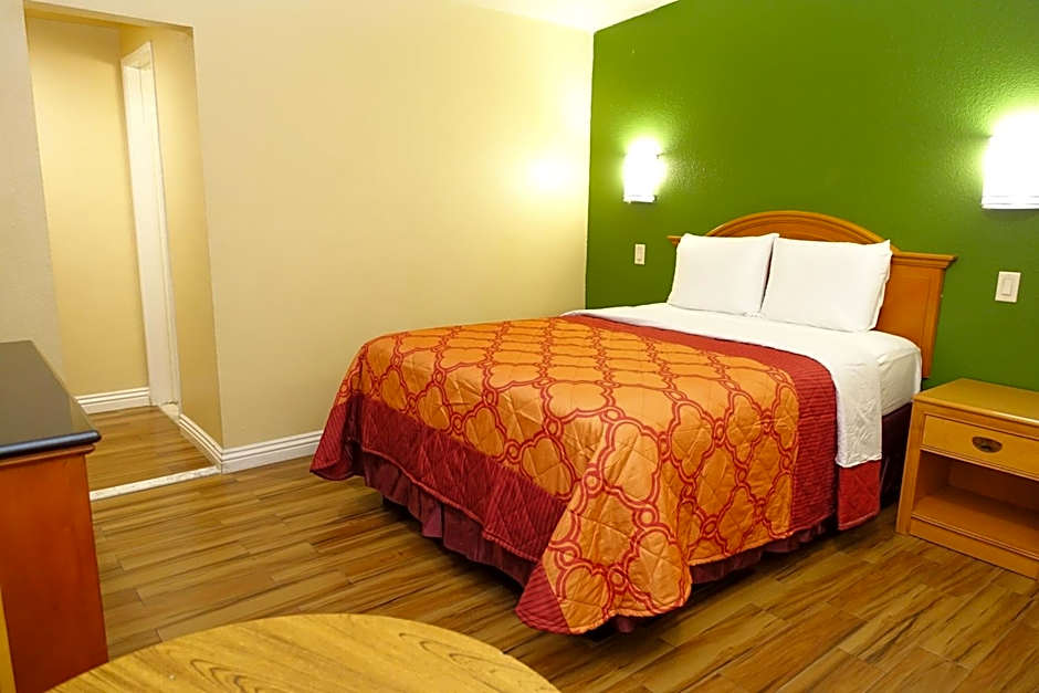 Tropic Lodge