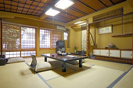 Japanese-Style Quadruple Room with Shared Bathroom