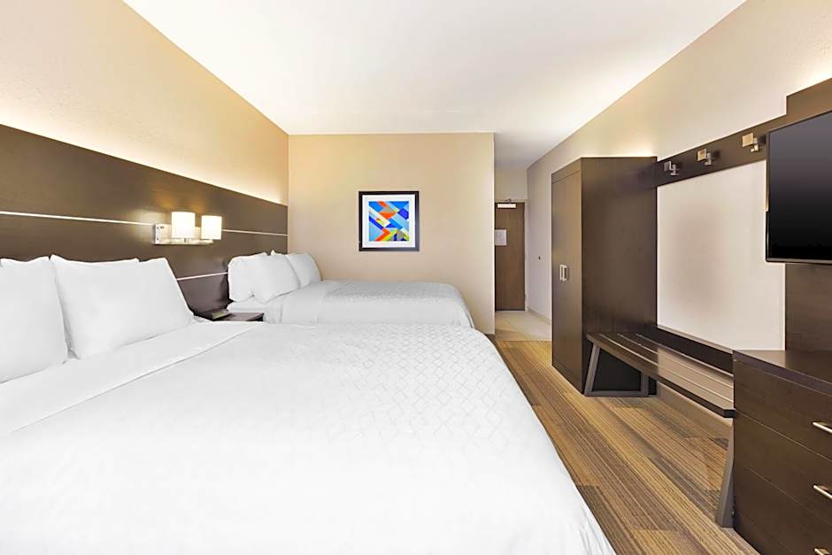 Holiday Inn Express Detroit-Warren/General Motors Technology Center By IHG