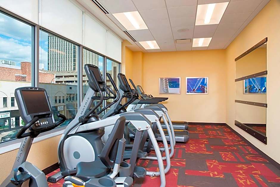 Courtyard by Marriott Peoria Downtown