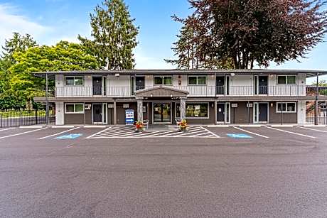 Interurban Suites Hotel, a Dazzler Select by Wyndham