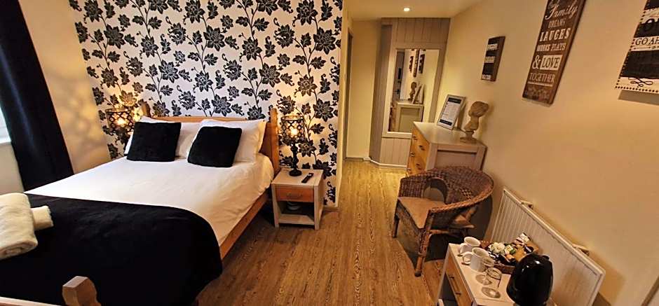 The Strawbury Duck Inn