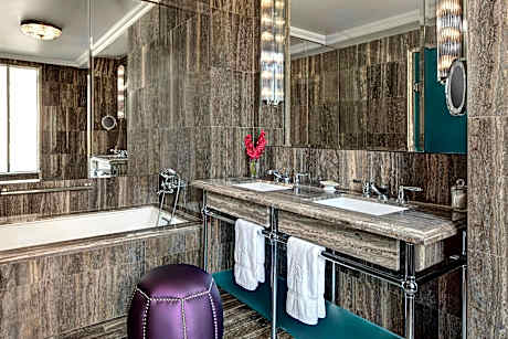Milano - Butler Service, 1 Bedroom Suite, 1 King, Corner room
