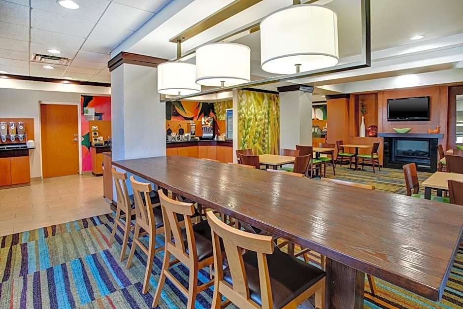 Fairfield Inn & Suites by Marriott Lexington North