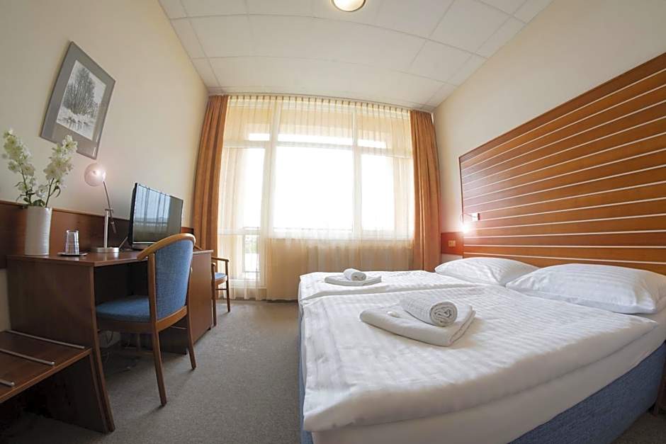 Photo 1 of 7 of Double Room