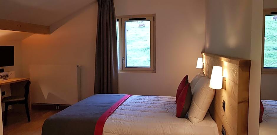 AUBERGE DES GLIERES Plateau des Glières