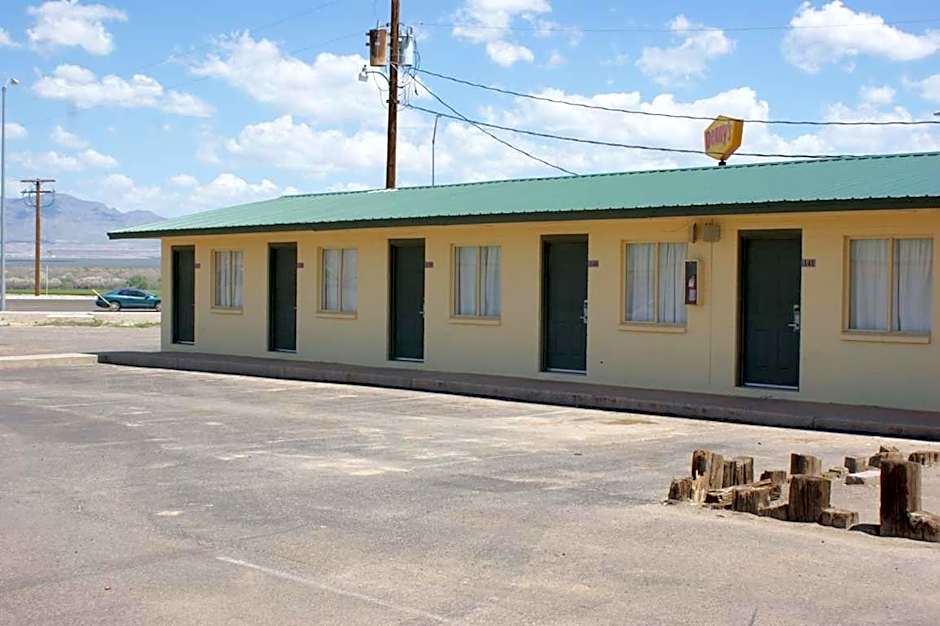 Hwy Express Inn And Suites