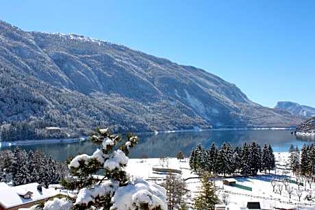 Double or Twin Room with Lake View