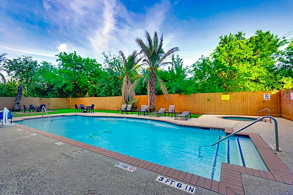 La Quinta Inn & Suites by Wyndham Houston Hobby Airport