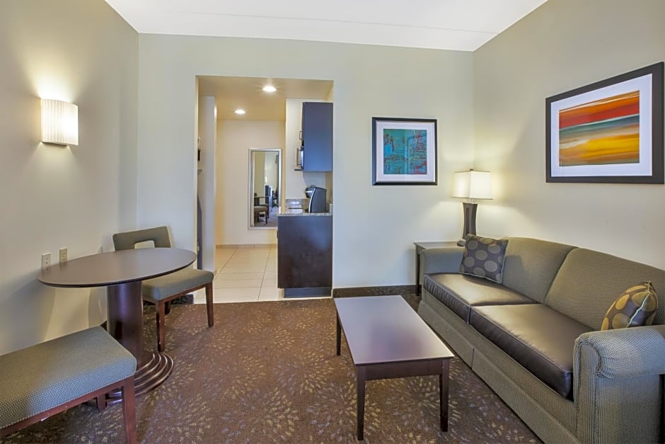Holiday Inn Express & Suites Geneva Finger Lakes, an IHG Hotel