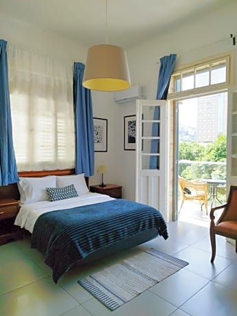 Superior Double Room with Balcony and City View