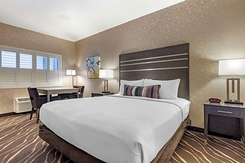 Best Western Plus Park Place Inn - Mini Suites