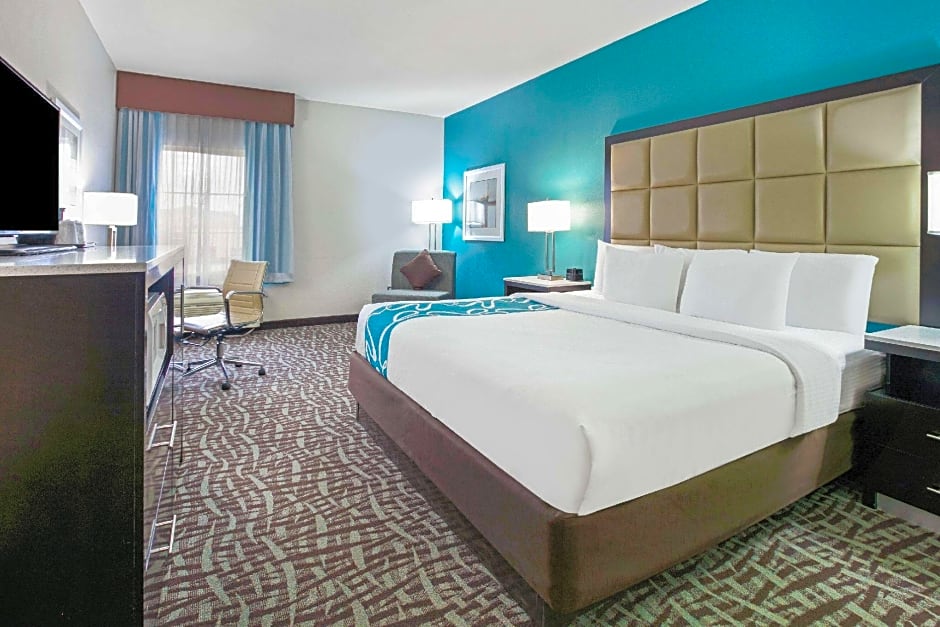 La Quinta Inn & Suites by Wyndham Paris