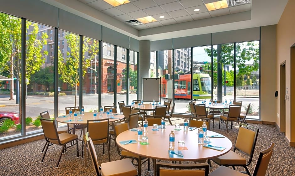 Hyatt House Portland / Downtown