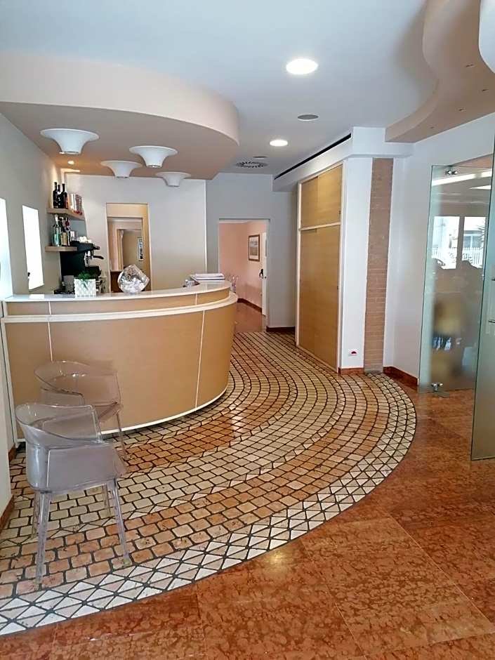 Ristorante Hotel Lucia - 100 mt dal mare