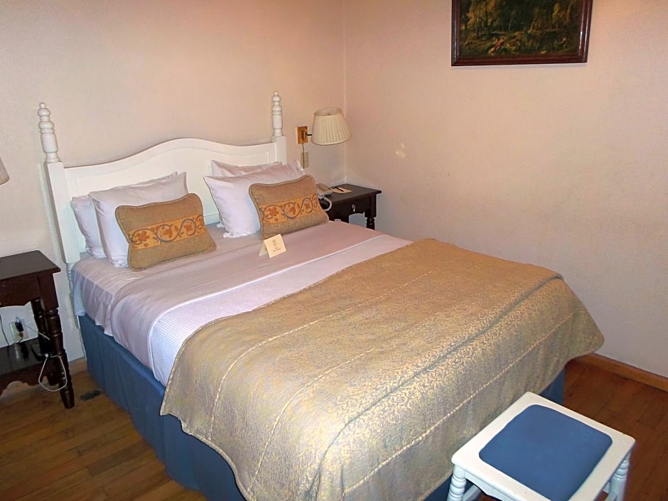 Hotel Virrey De Mendoza
