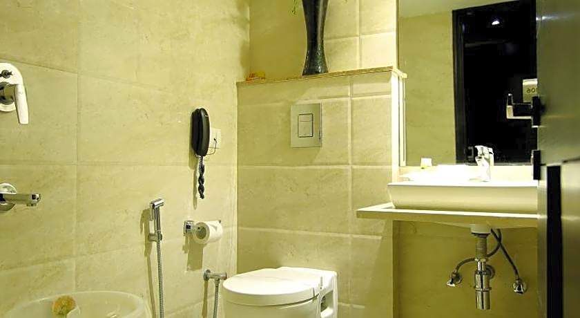 The Prime Balaji Deluxe @ New Delhi Railway Station Hotel