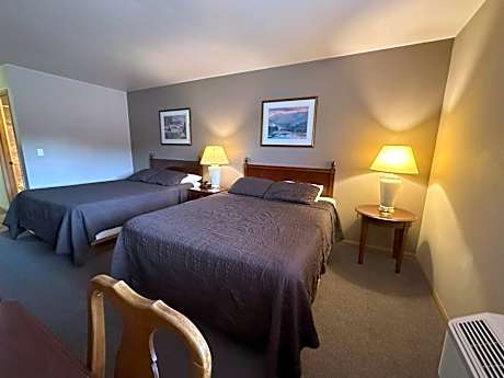 Queen Room with Two Queen Beds - Non-Smoking