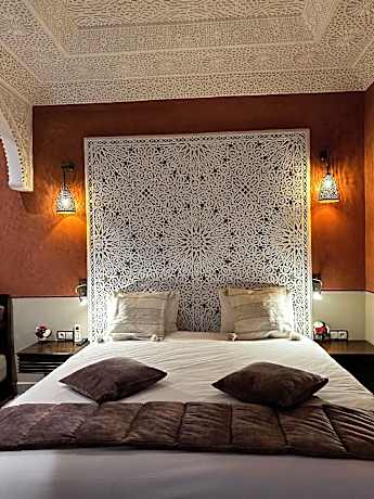 Gaïa-Suite-Salle de bain-Vue sur Piscine