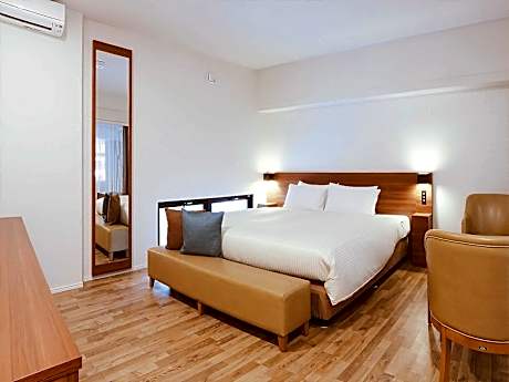 1st Floor Room with Inside Facing Patio, Non-Smoking