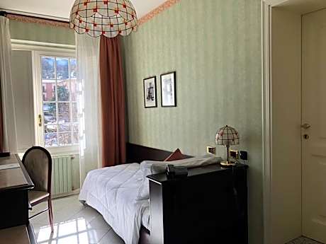 Classic Single Room