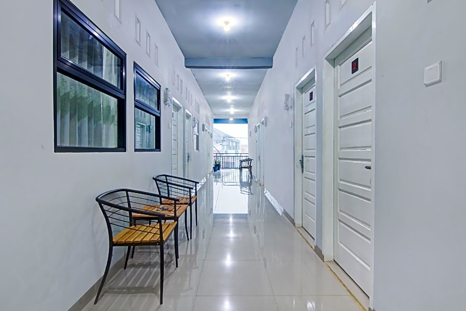 OYO 90704 Nabila Residence Syariah