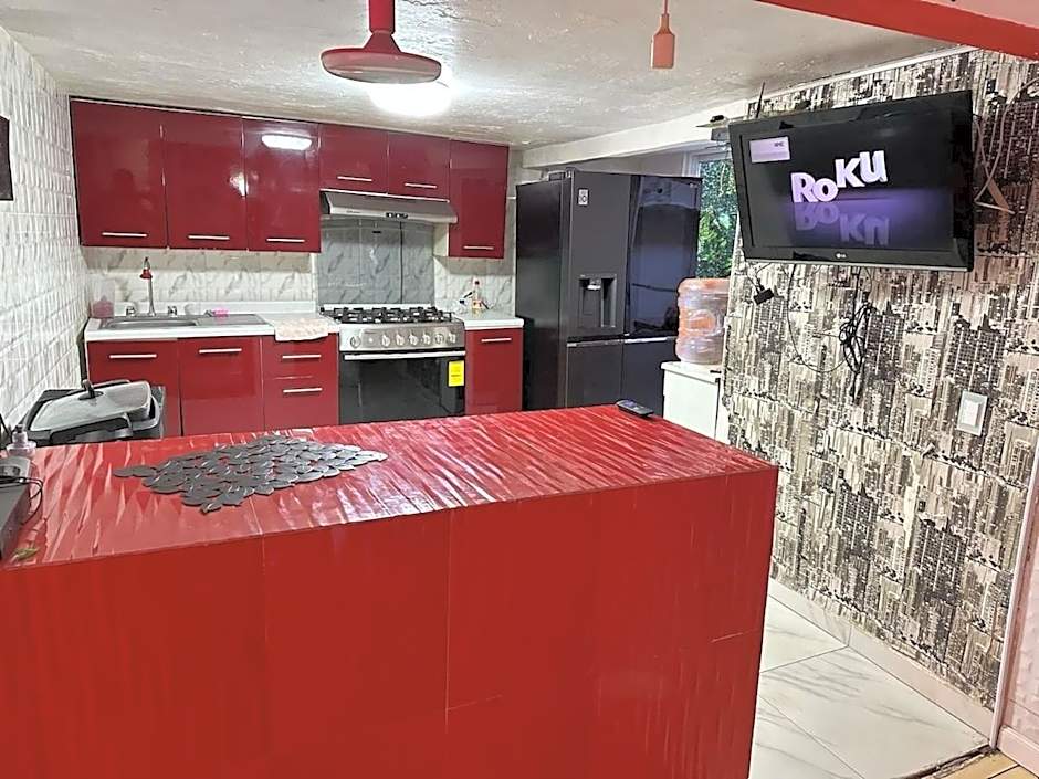 Casa Vázquez , "Como en casa" , hospédate con nosotros y recibirás una atención personalizada, servicio y confort nos distingue.