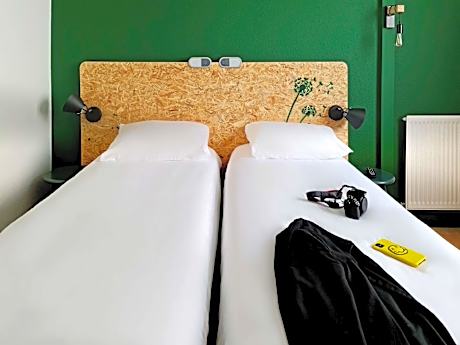 Pure Room With Double Bed