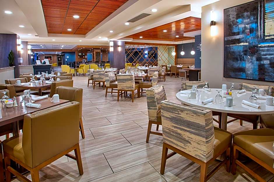 Crowne Plaza Chicago - Northbrook