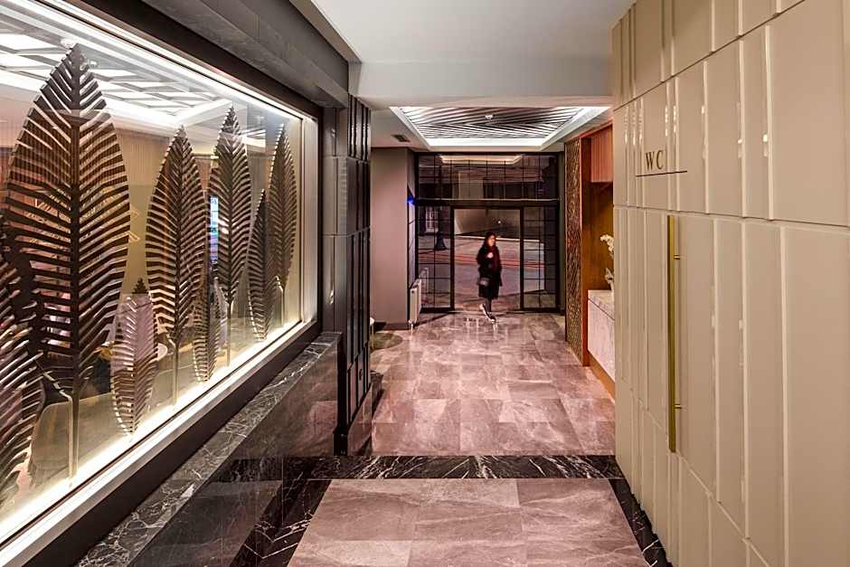 B LOFT HOTEL