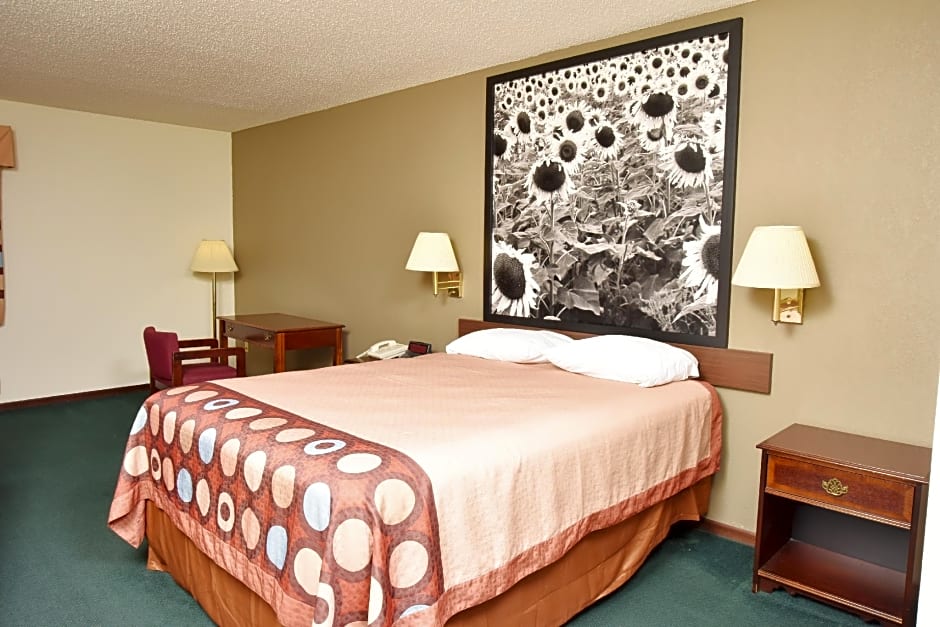 Super 8 by Wyndham Springfield/Battlefield