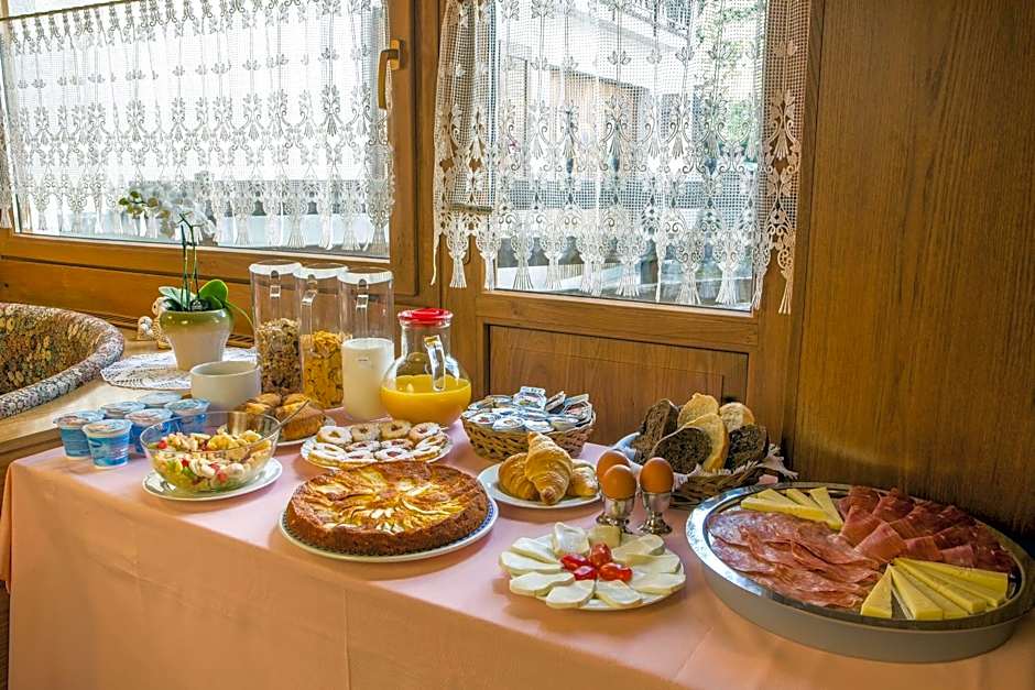 Hotel Garnì Ai Serrai