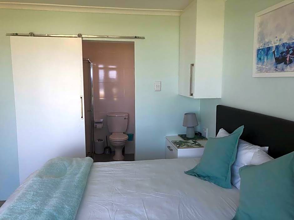 Hermanus Beach Club - St Tides House 19