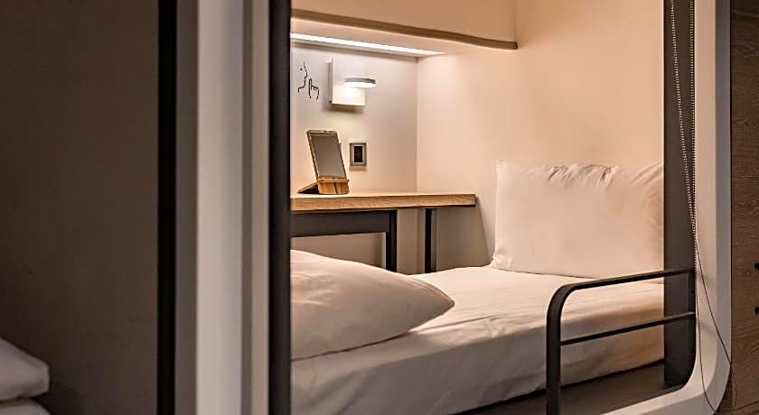 Taiwan Youth Hostel & Capsule Hotel