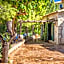 Nobelos Seaside Lodge