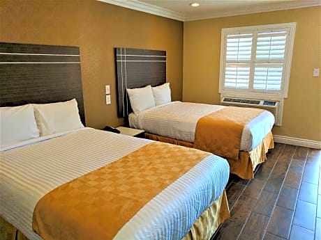 2 Queen Beds Non-Smoking