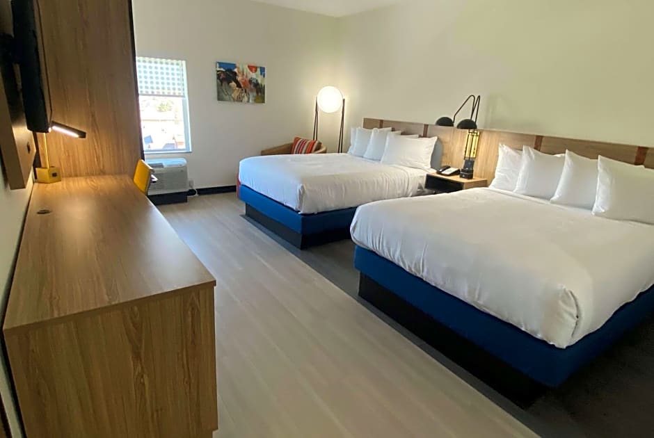 La Quinta Inn & Suites by Wyndham El Paso East Loop-375