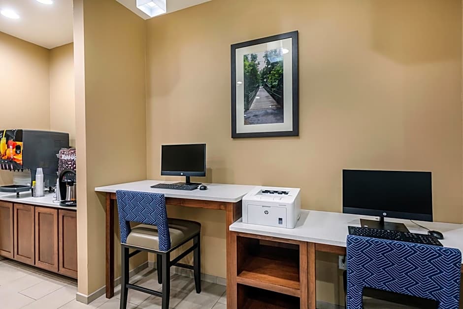 Comfort Suites