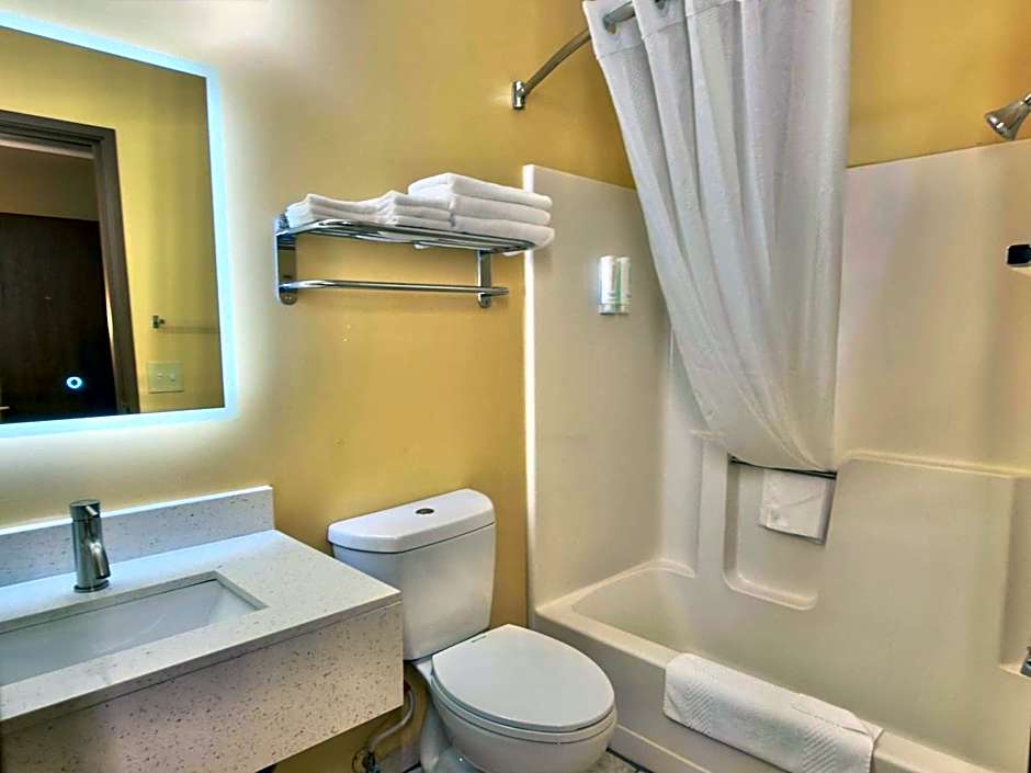 Econo Lodge Lansing - Leavenworth