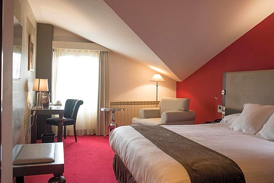 Costa Esmeralda Suites