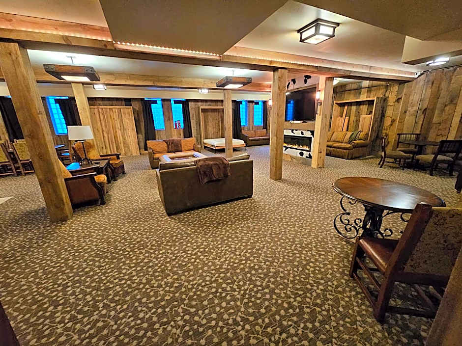 Eaglescape Suites and Event Center